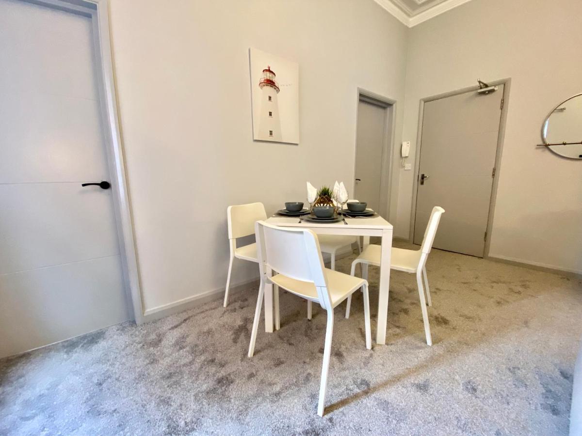 Beautiful Apartment - 5 Minute Walk To The Best Beach! - Great Location - Parking - Fast Wifi - Smart Tv - Newly Decorated - Sleeps Up To 4! Close To Bournemouth & Poole Town Centre エクステリア 写真